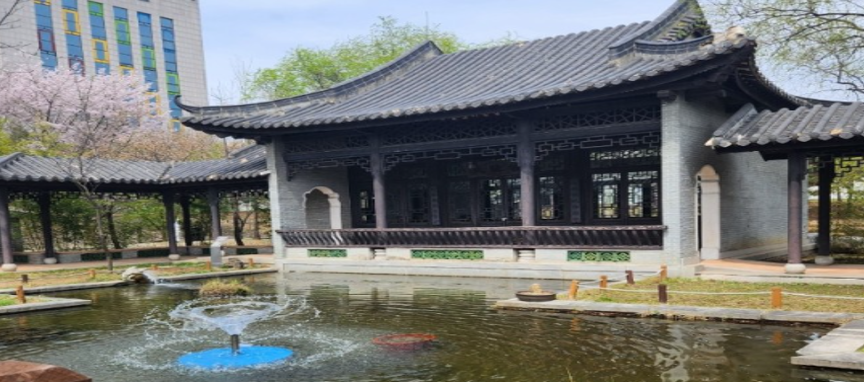 계절마다 다른 매력을 보여주는 월화원