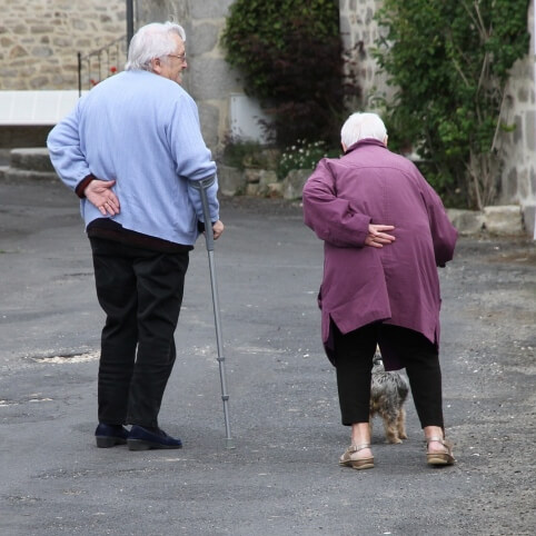 거동이-불편한-노인