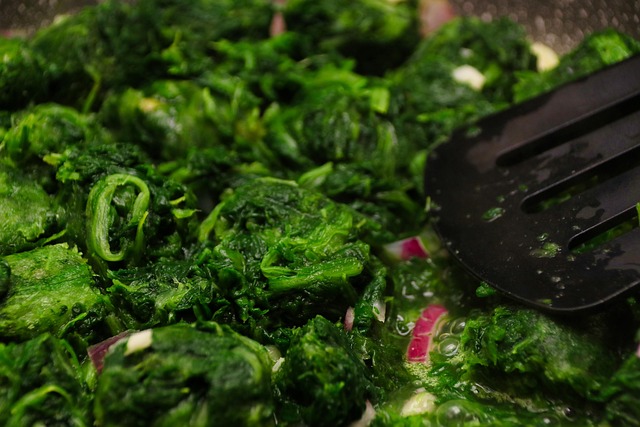 시금치의 효능과 부작용 및 영양 성분, 섭취 시 주의사항.