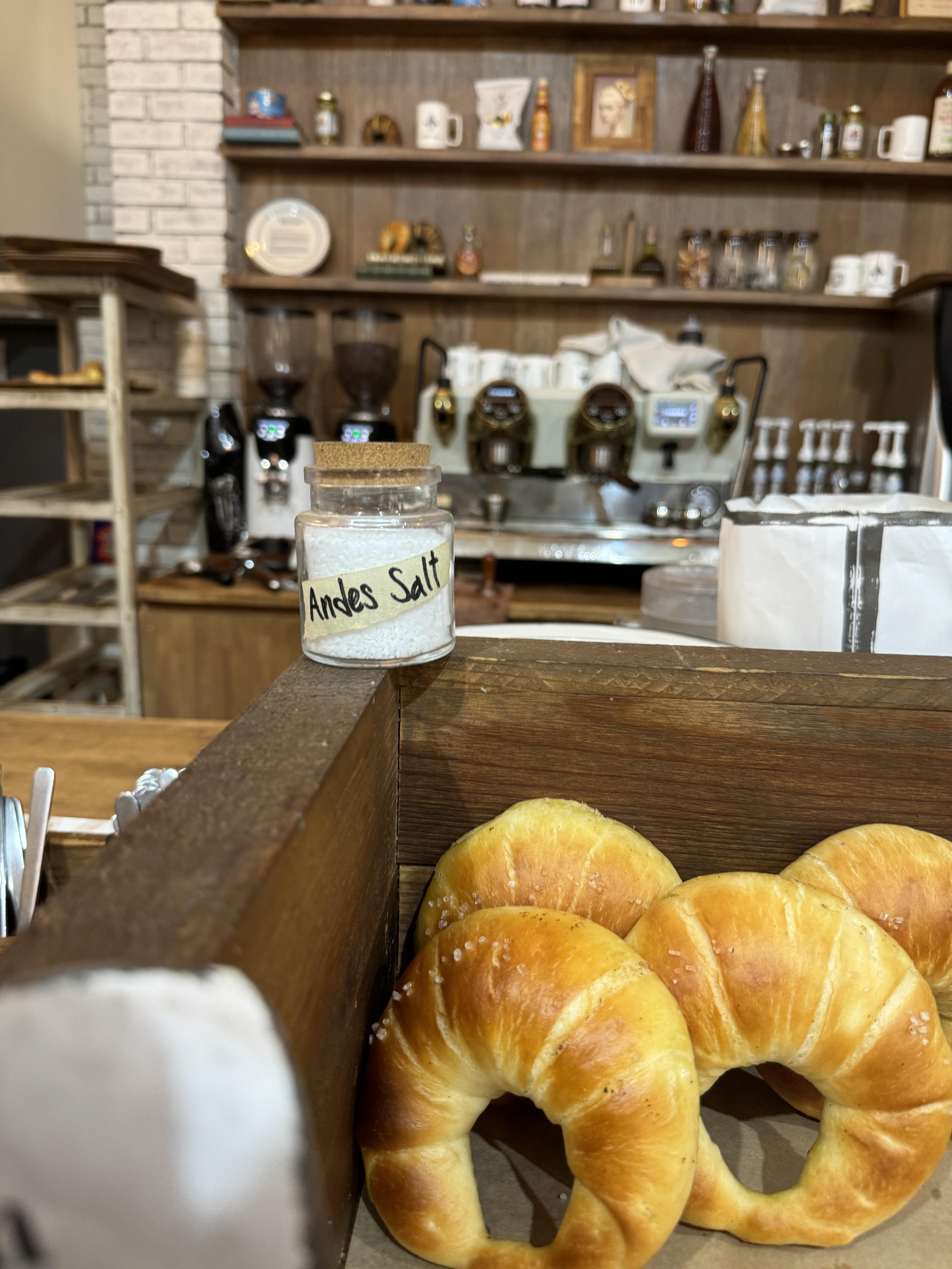 성수-빵집-베통-안데스소금