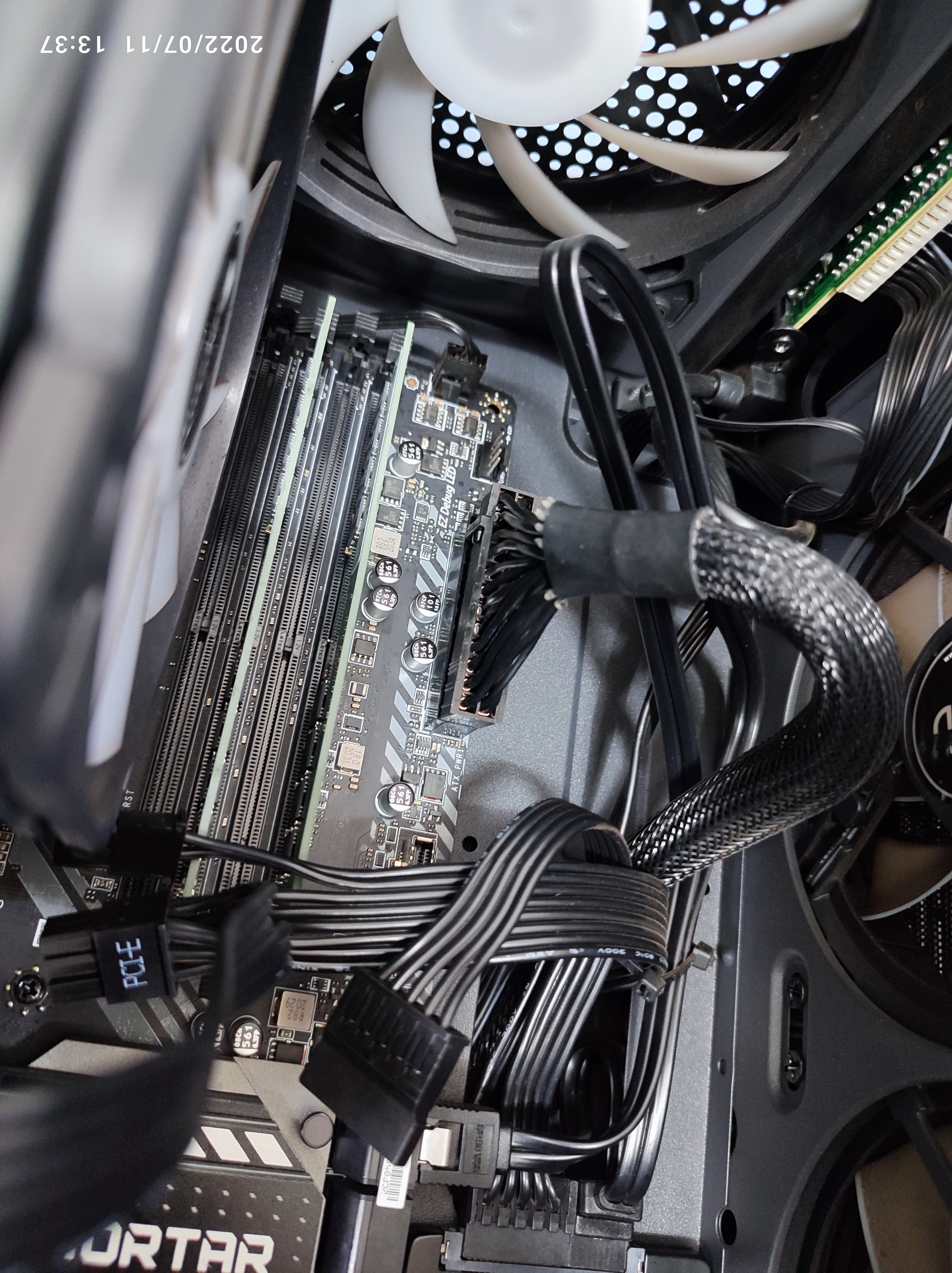 입고된 컴퓨터의 상태