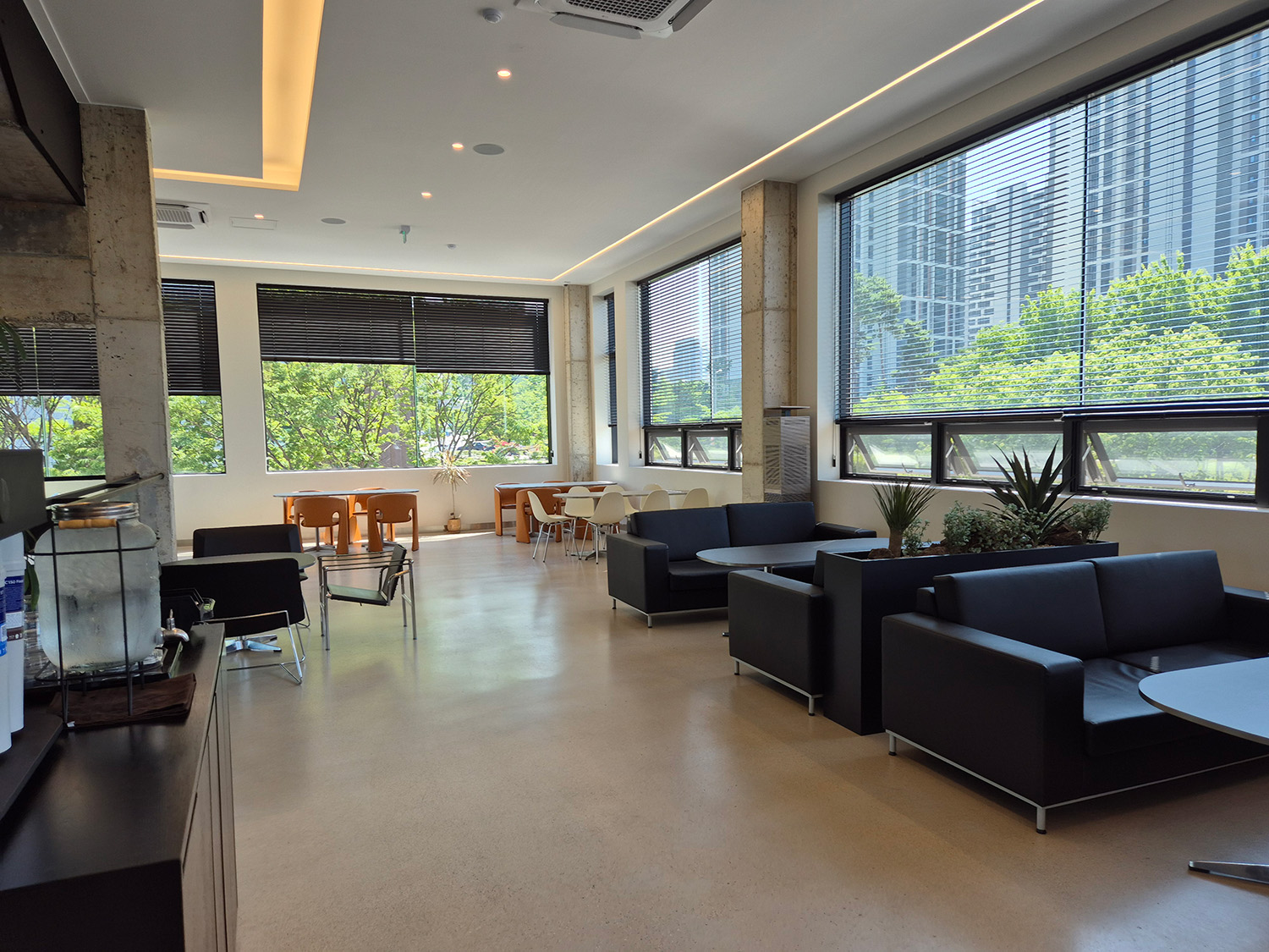 브런치&베이커리카페 <피쿼즈>