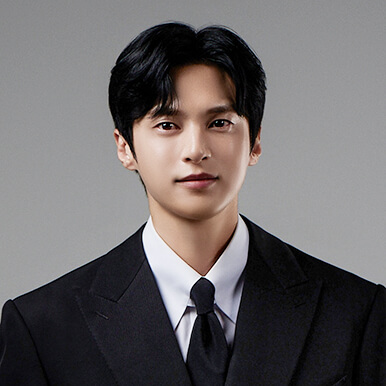 드라마 첫 번째 남자에서 오장미의 든든한 지원자이자 연인 강백호 역의 윤선우 포스터입니다.