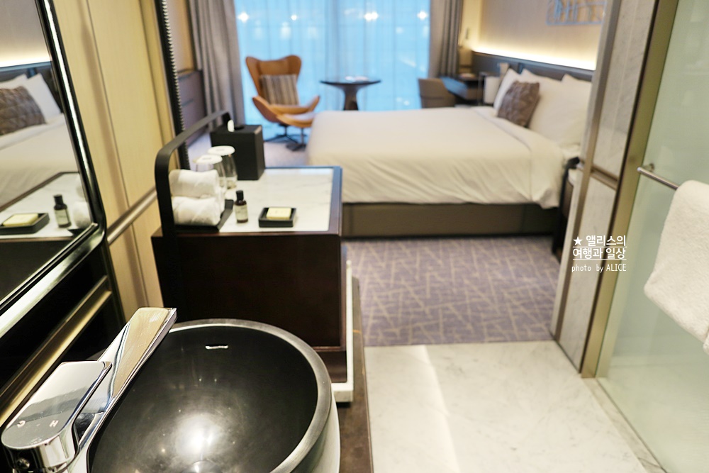 페어몬트 앰배서더 서울, 페어몬트룸 (킹사이즈 베드) 후기