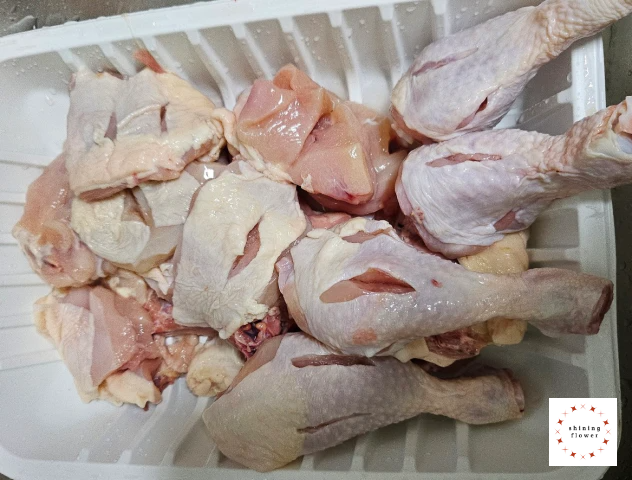 닭볶음탕-닭고기에 칼집 넣기