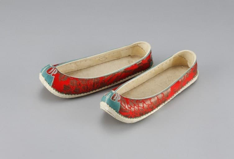 전통 신발의 감각 설계와 현대 라이프스타일 콘텐츠 비교