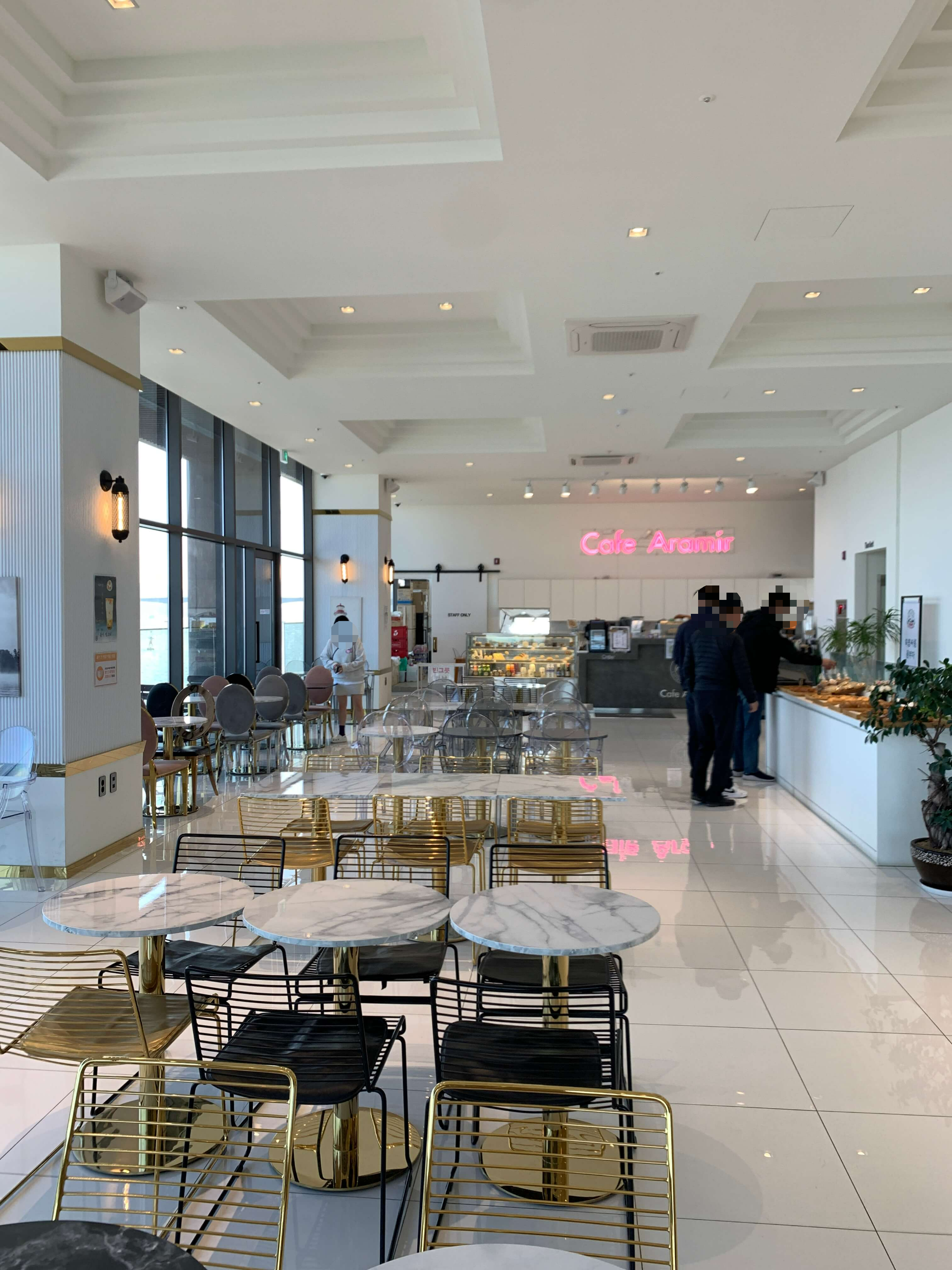 카페 전체 모습