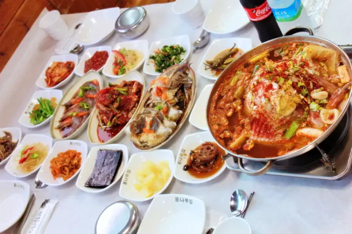 소문의맛집 양념게장 간장게장과 새우장에 크게 밥 한 술 시원한 게국지 한 입 태안 안면도 맛집 추천