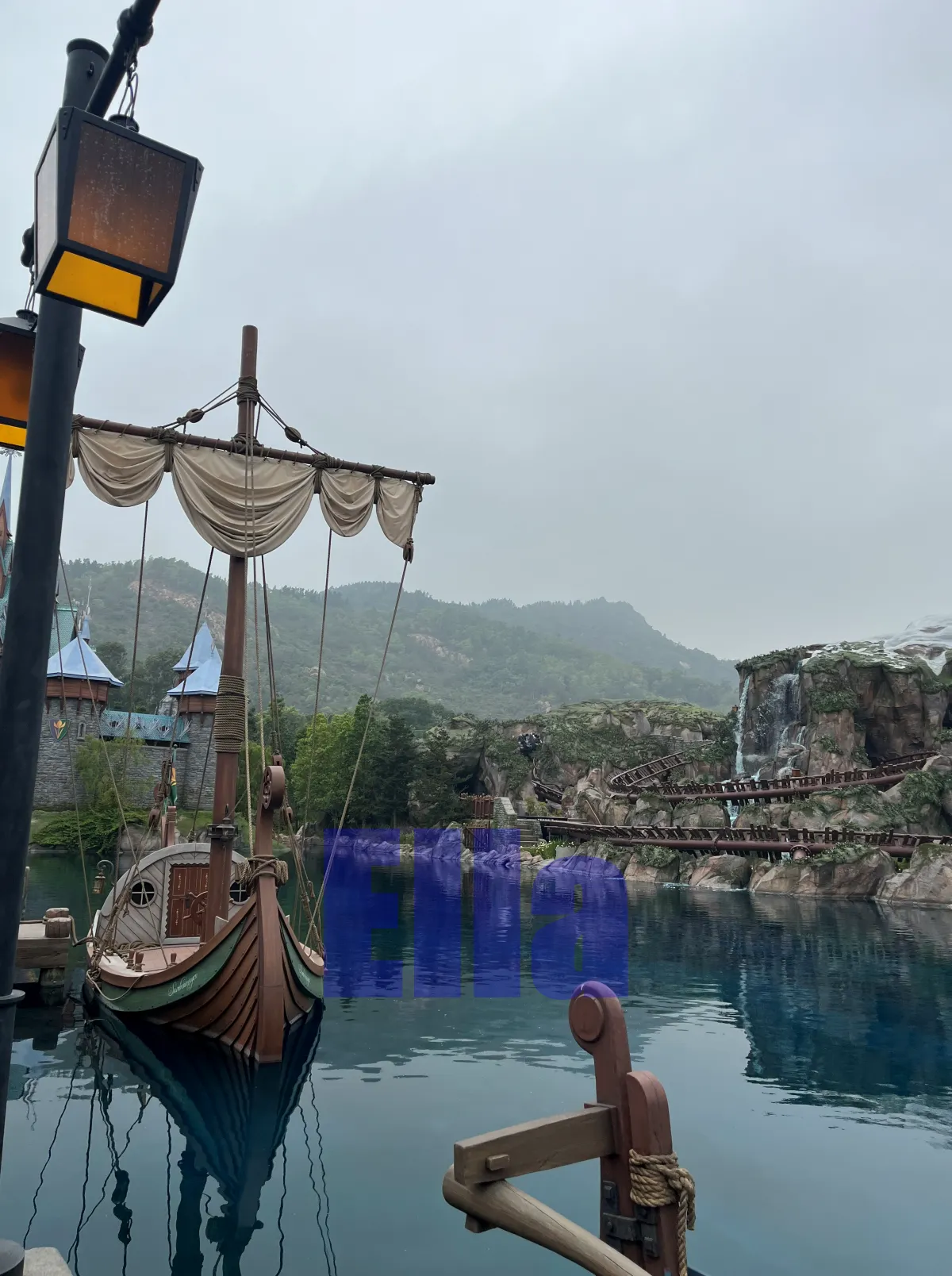 홍콩디즈니랜드-아렌델마을-오큰썰매