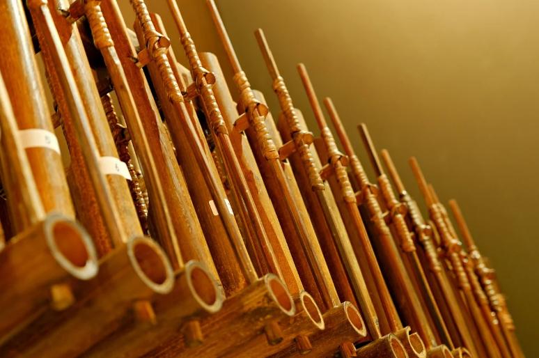 세계 각국의 전통 악기와 현대 음악의 융합: 과거와 현재가 만나다