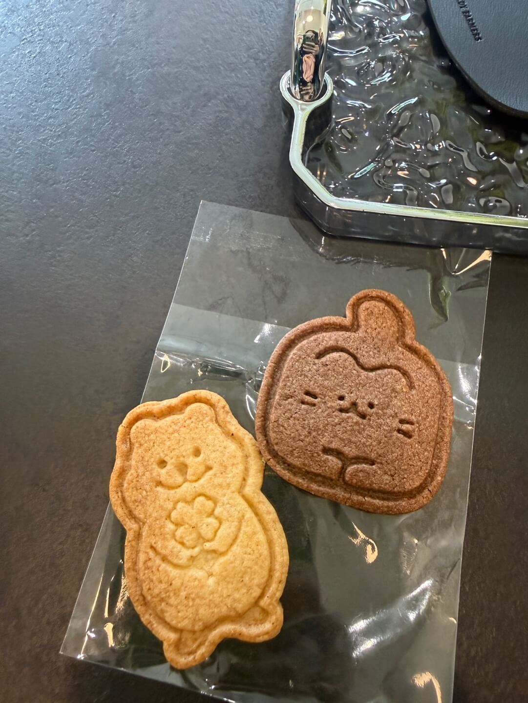 엘피나르 오픈 기념 쿠키와 음료
