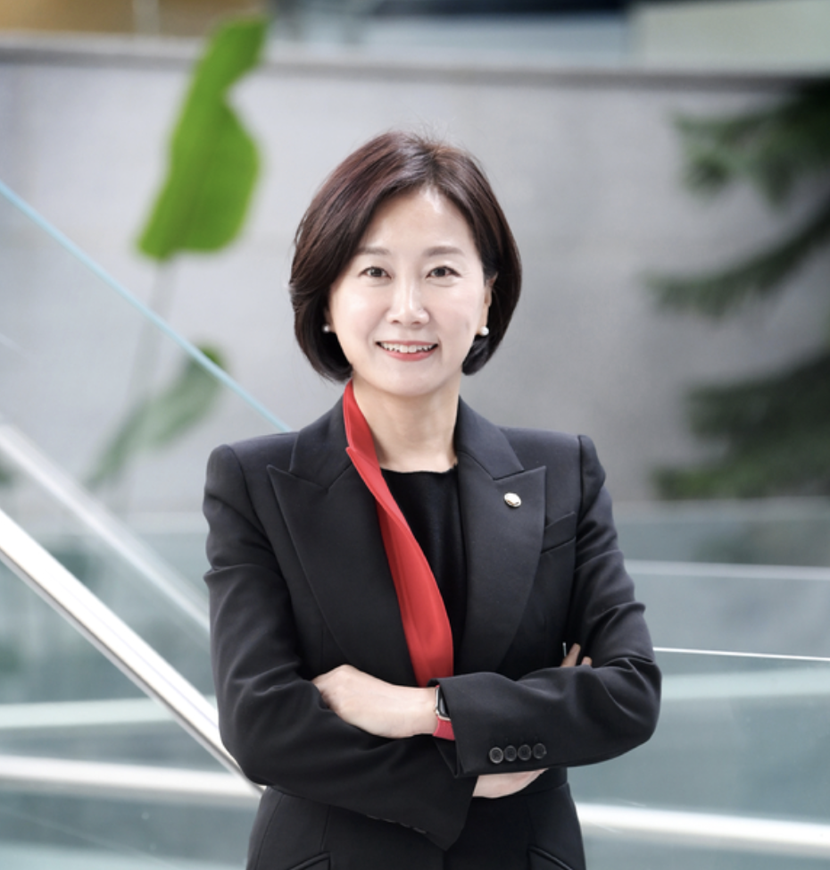 허은아25