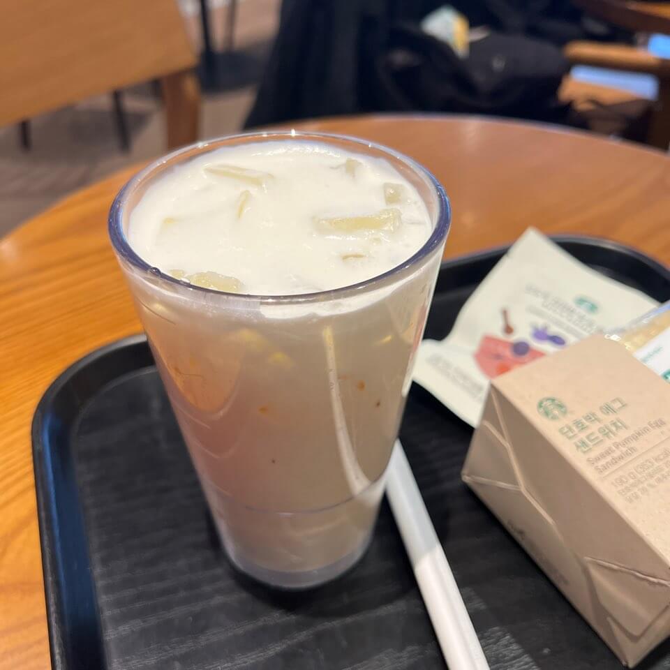 아이스얼그레이바닐라티라떼