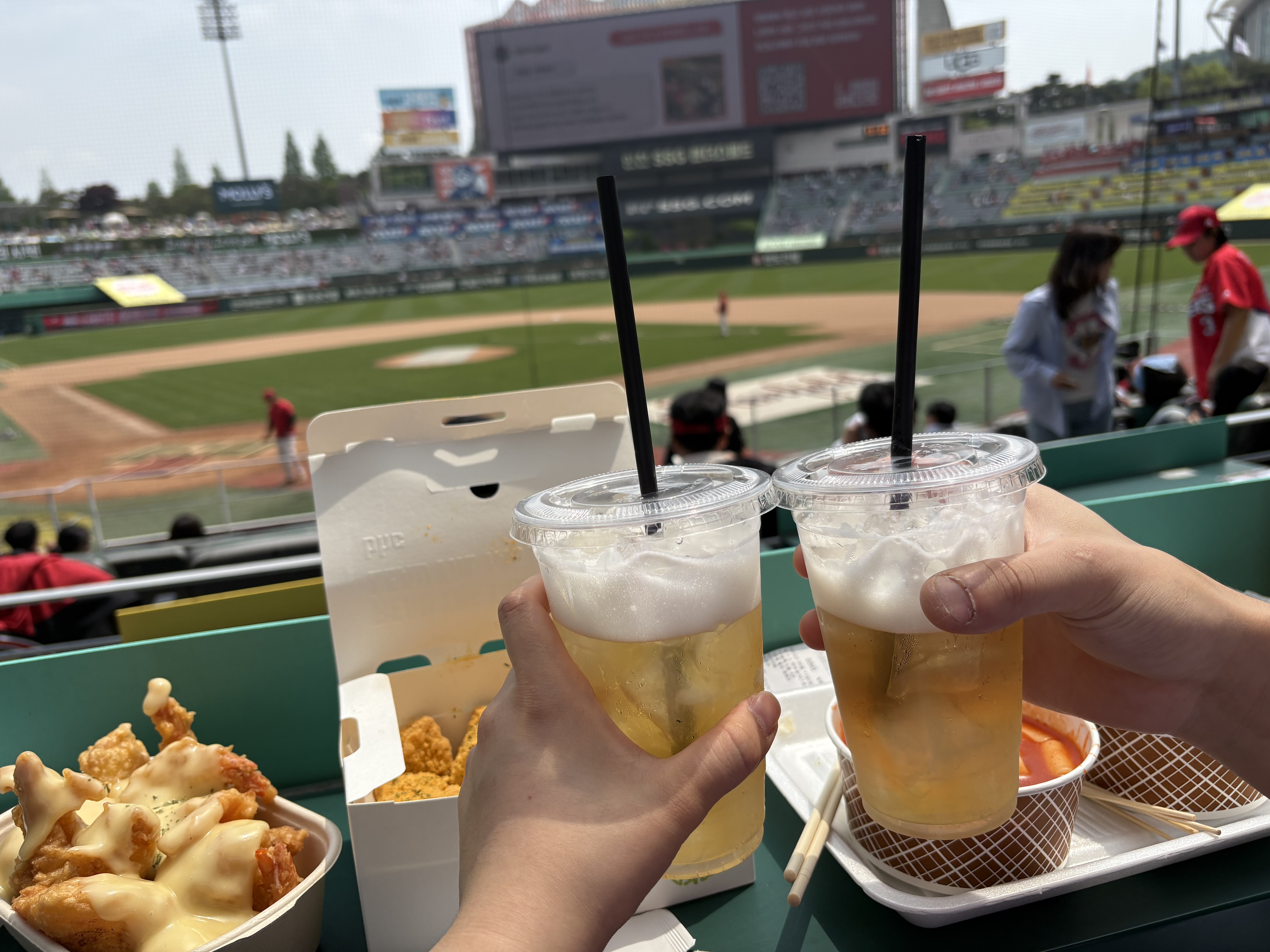 인천 문학경기장 야구 데이트 완벽 가이드: SSG 랜더스필드 명당부터 먹거리까지