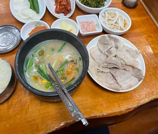 밀양돼지국밥