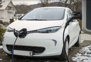 전기차가 충전하는 모습