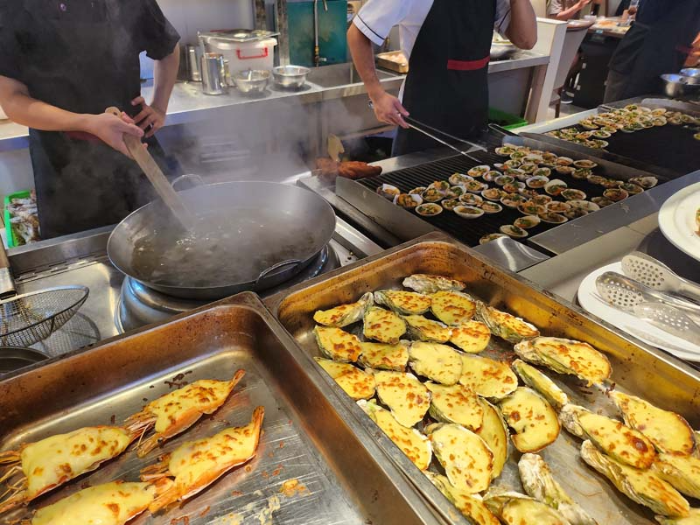 호치민여행_호치민맛집_해산물뷔페_포세이돈_해산물요리_치즈시즈닝
