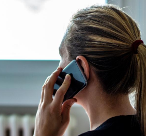 핸드폰 꿈 방전되는 꿈 깨지는 꿈 물에 빠지는 꿈