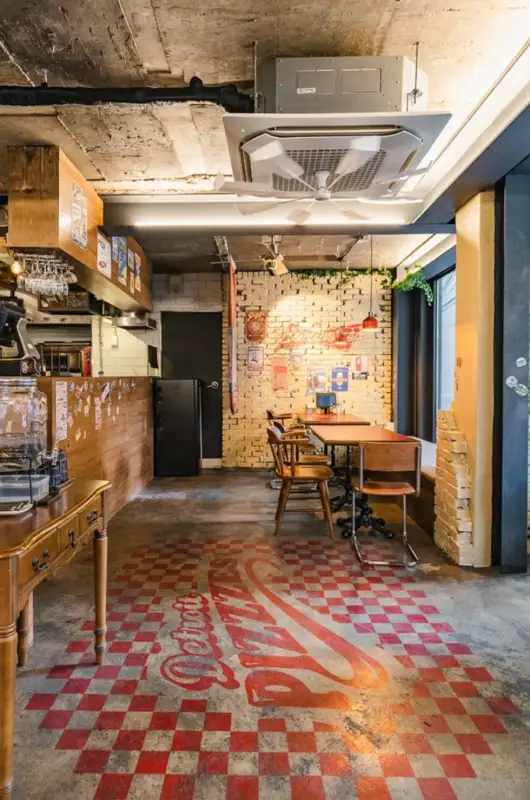 디트로이트-피지스-매장내부