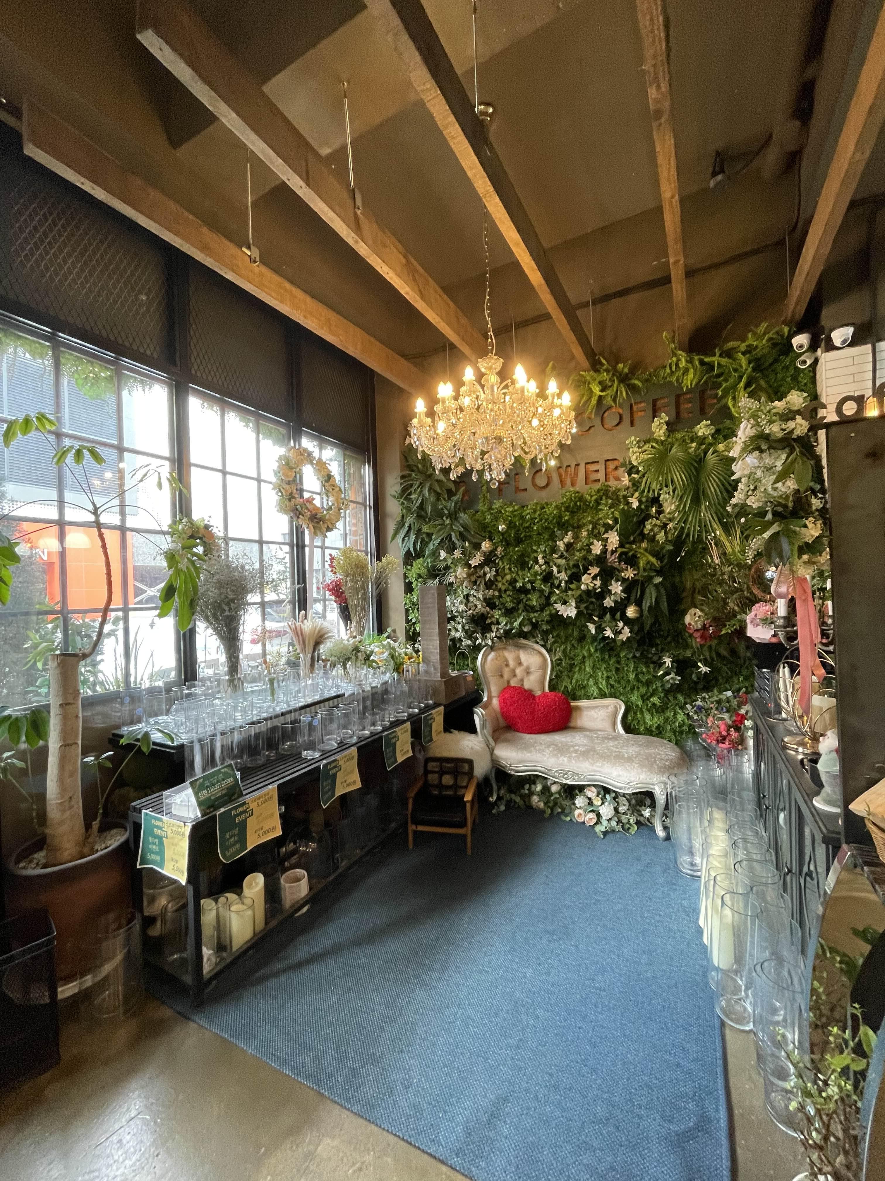 카페 플로리안 입구 모습