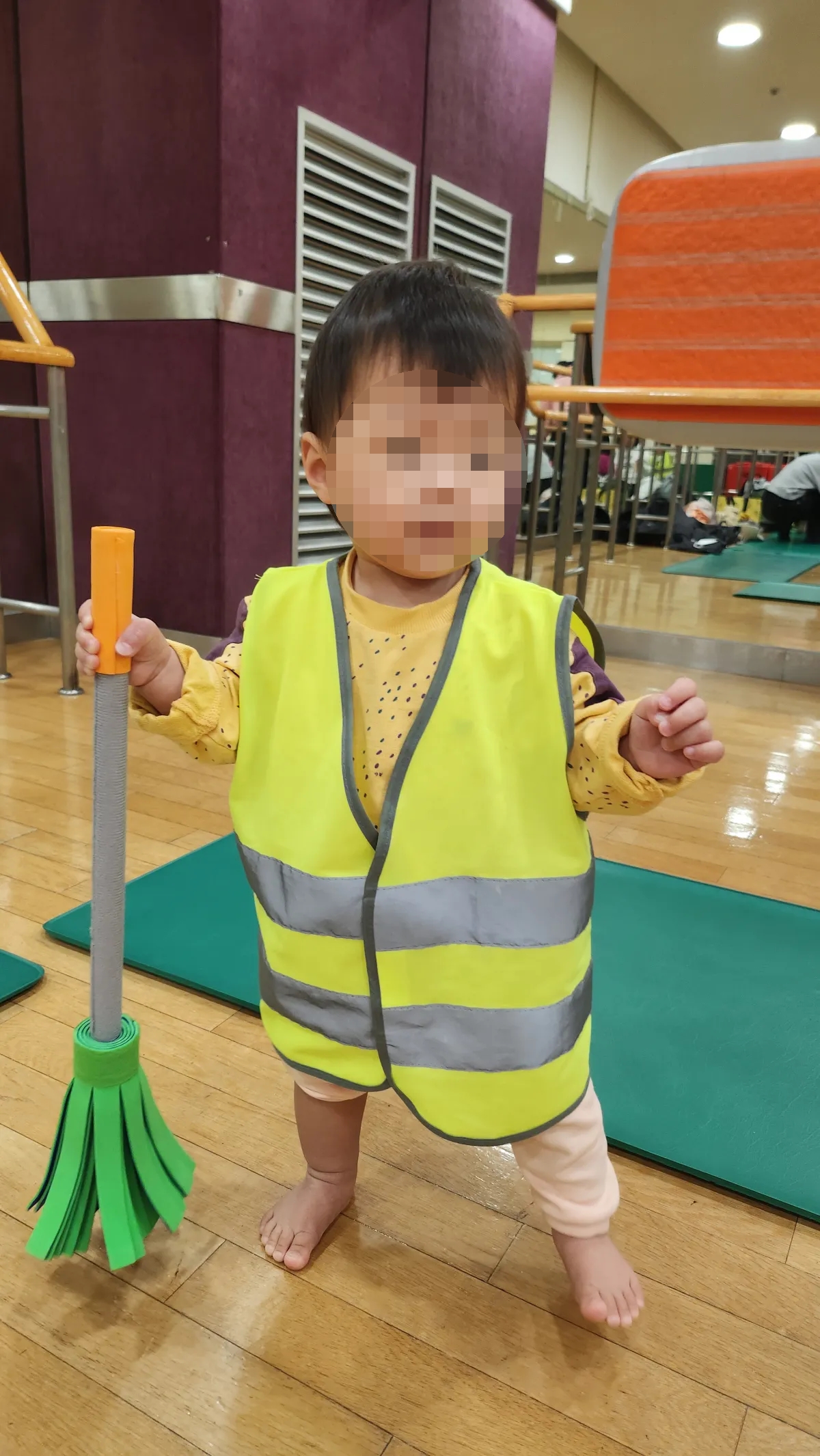 아기-환경공무관-트니트니