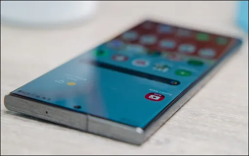 갤럭시-s23-울트라-엣지-디스플레이