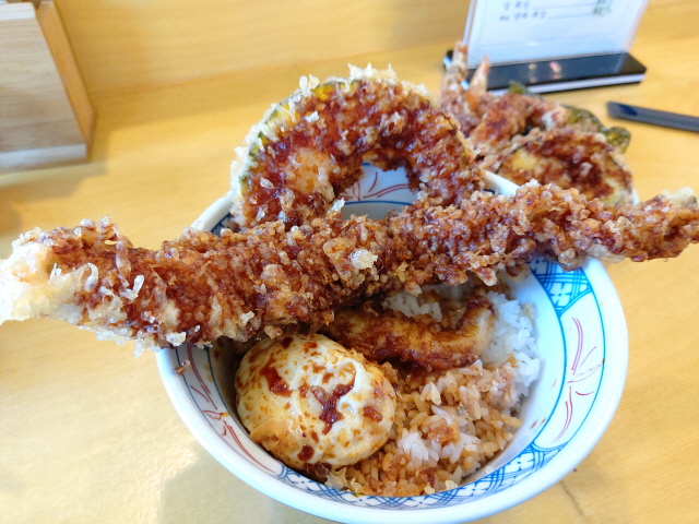 거대한 아나고튀김