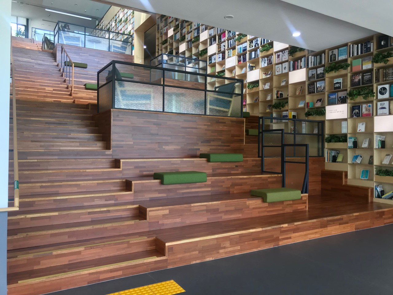 광교 푸른숲도서관