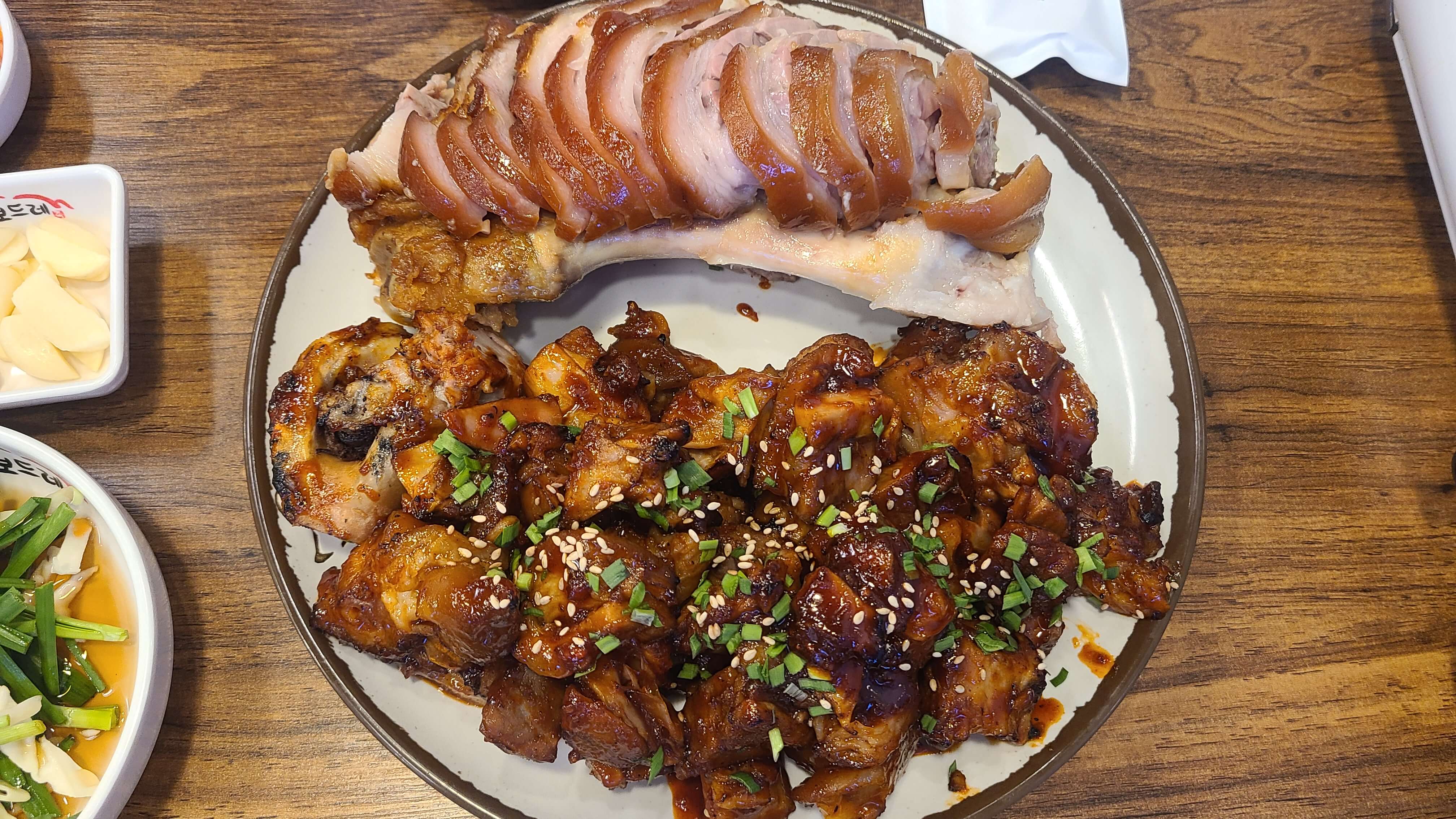 보드레족-족발반-양념반