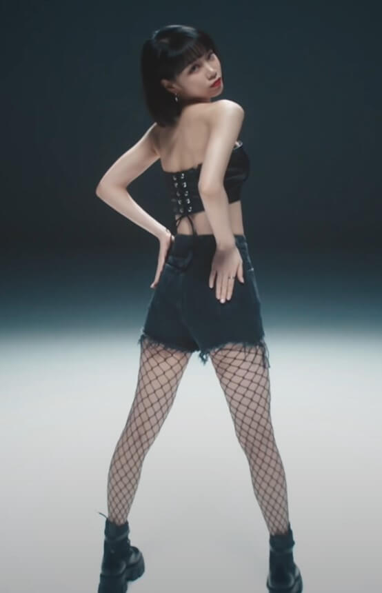 김채원-전신