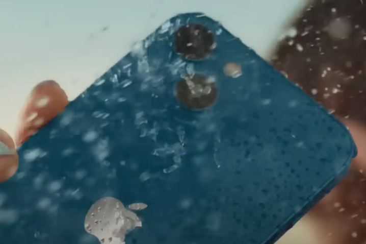 아이폰이 물에 젖었다면 쌀에 말리는 방법을 피하세요.(이미지출처-macworld)