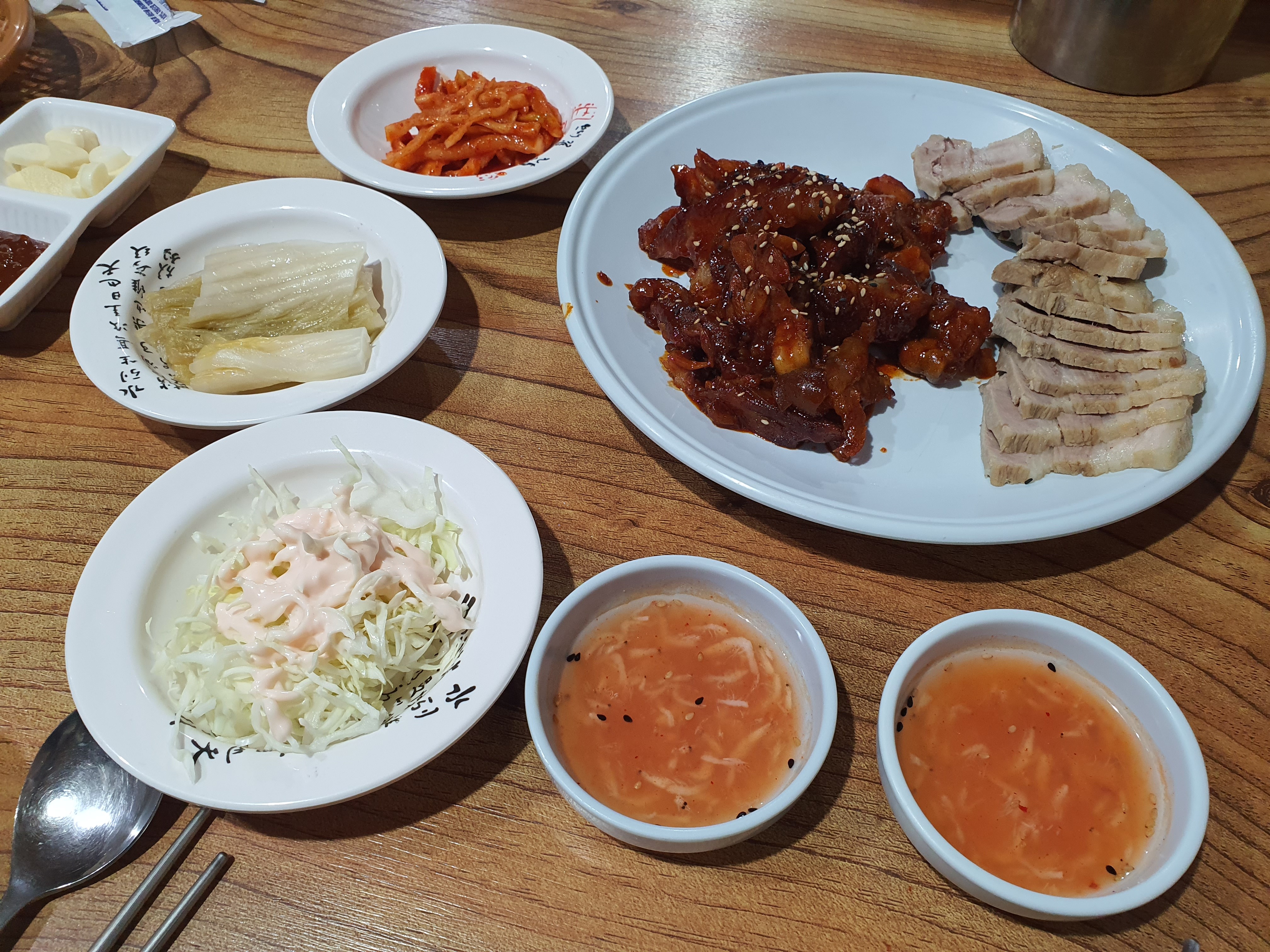 생방송오늘저녁 인천 신포 국제시장 족발 보쌈 감자탕 불족 무한리필 맛집 추천