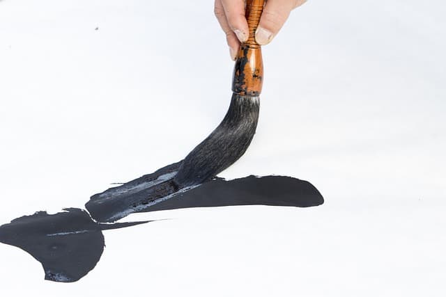 전통 먹(墨)의 제조 과정과 활용