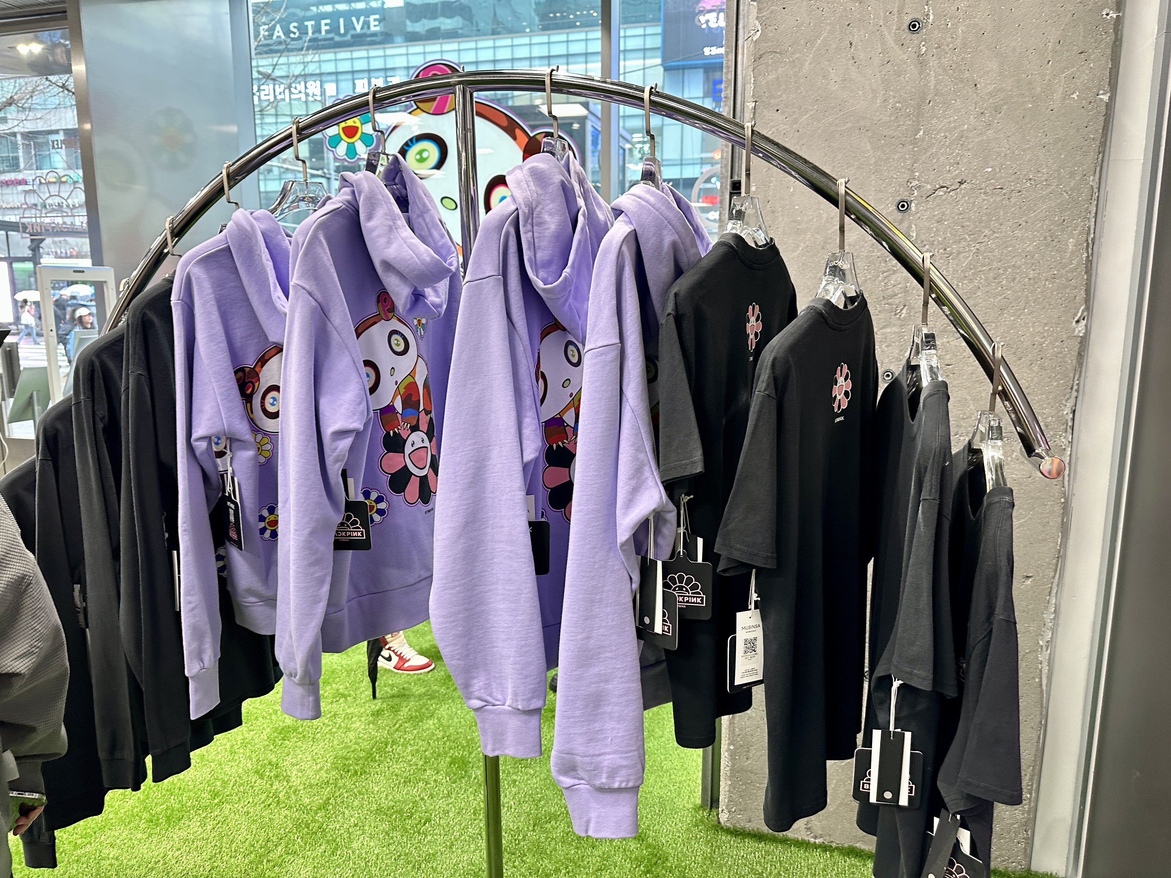 카이카이키키 블랙핑크 후드티와 반팔티