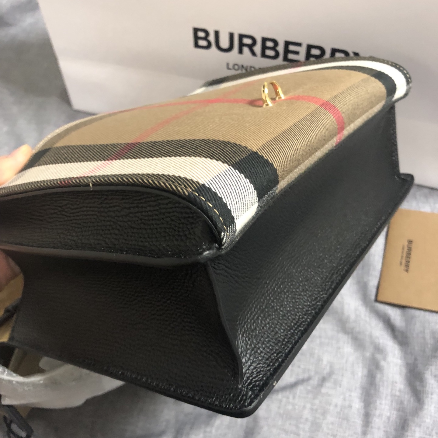 버버리가방 하우스체크 맥켄 크로스백 3980825