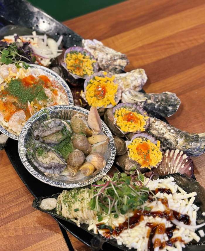 백반기행 지수원 편 4단 조개구이 무한리필 치즈 가리비 전복 숯불 구이 오이도 맛집 소개