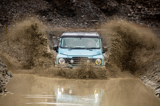 이네오스 그레나디어 기능및 성능 엔진 및 연비 포토및 모의견적리뷰.