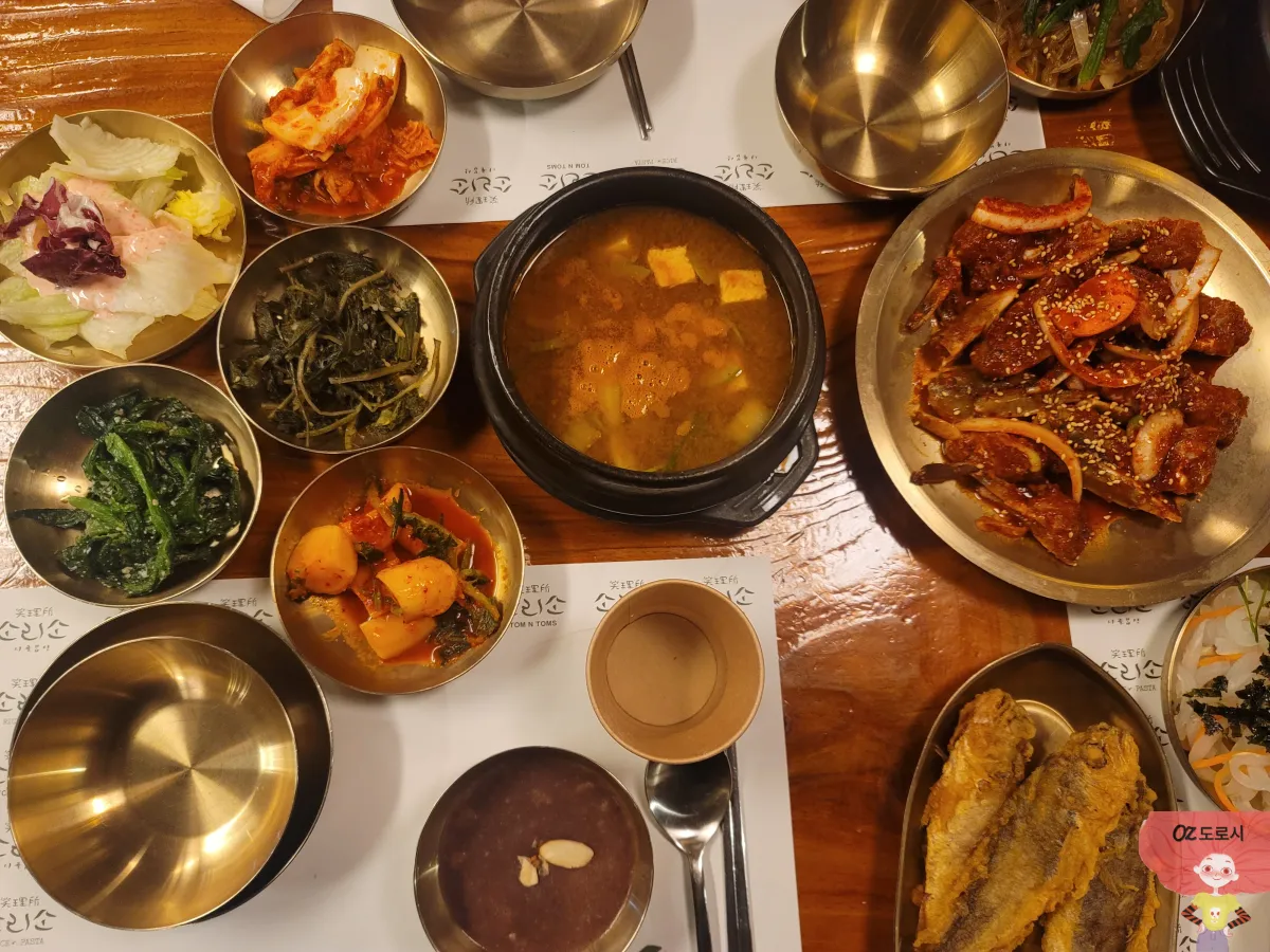 경기-남양주시-소리소빌리지-전라도식-시골밥상-솥밥정식-기본반찬