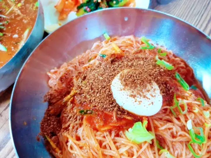 생활의달인 은둔식달 아산 3대 밀면 비빔밀냉면 밀냉면 달인 충남 아산 냉면집 맛집 시장식당 위치 어디