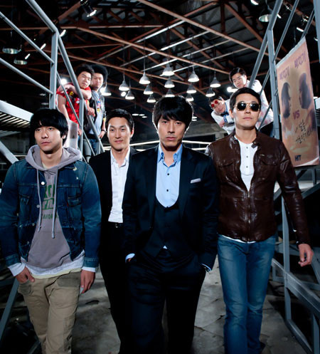 2025년 한국 코미디영화의 사회적 풍자와 정서적 유대 관련 사진