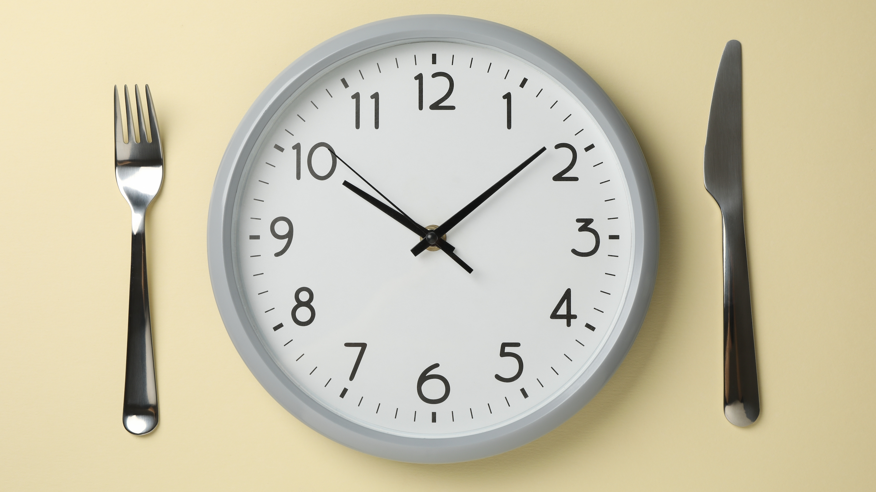 규칙적인 식사 시간 지키기