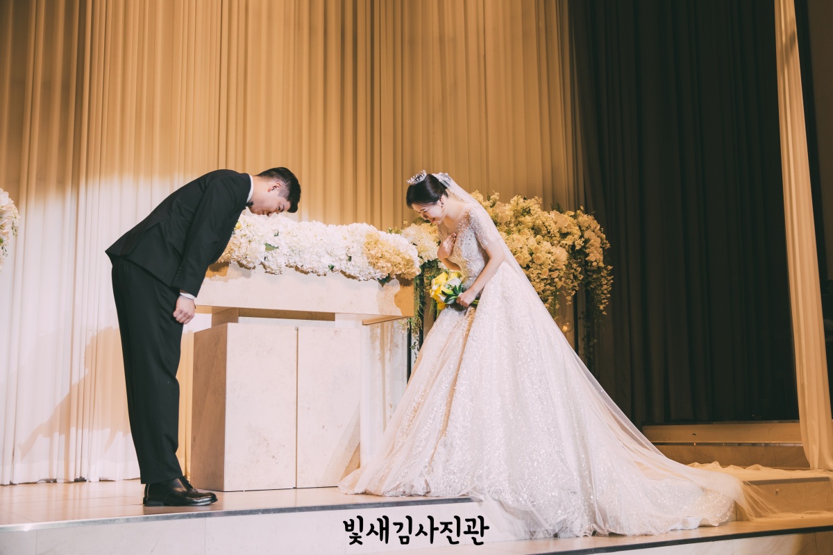 위더스 영등포 본식스냅 펠리체홀 신랑신부 맞절