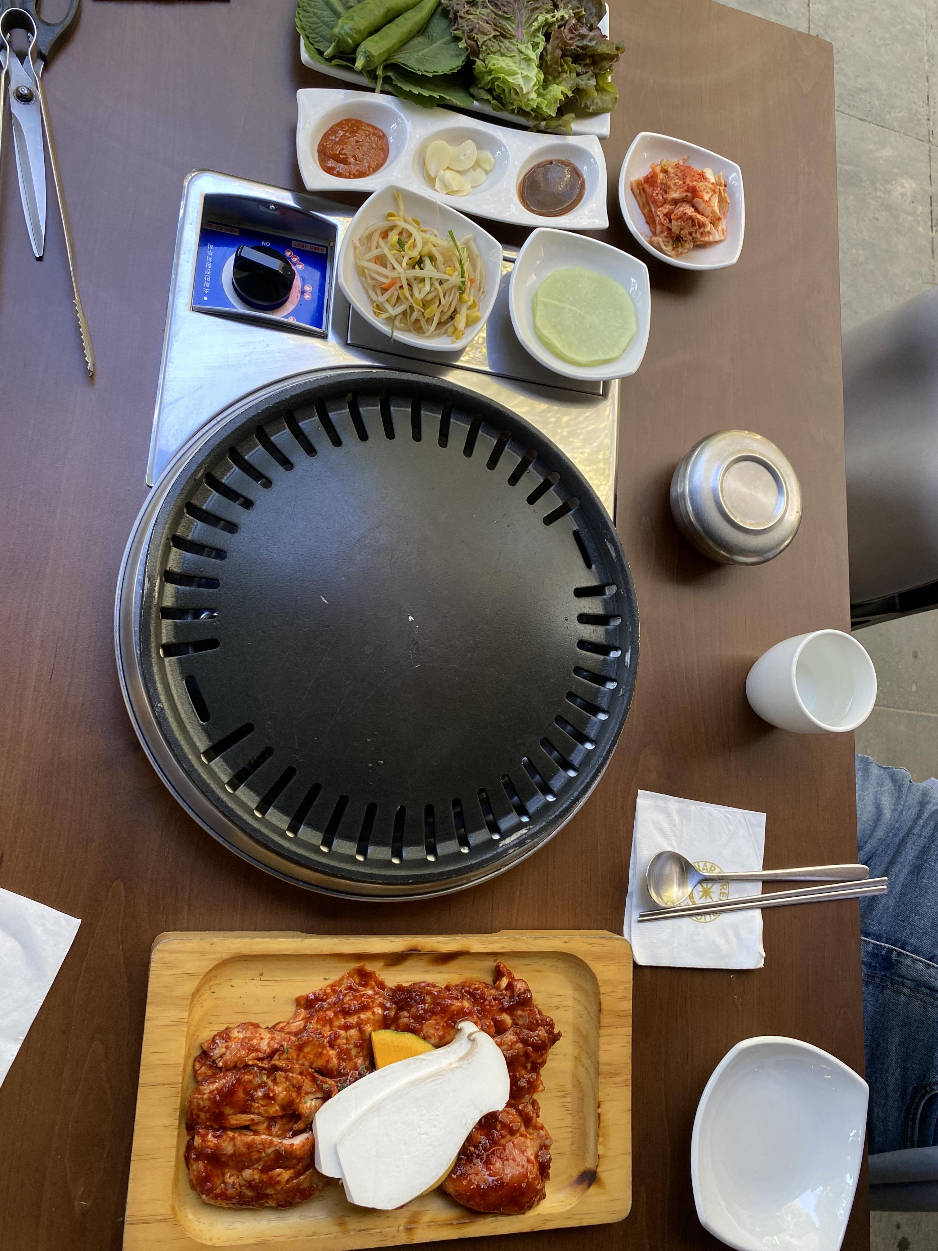 닭갈비와 밑반찬