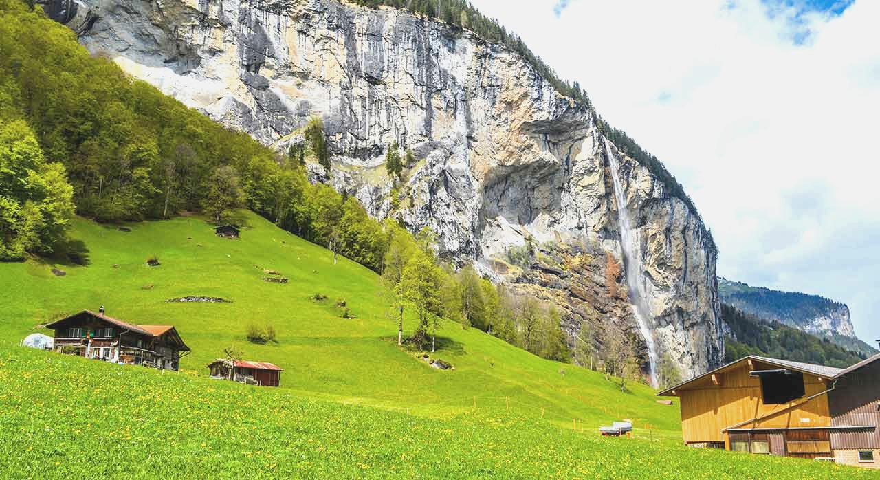 멘리헨 전망대에서 계곡을 내려다보는 파노라마 풍경이다. [ⓒPexels &lsquo;Gotta Be Worth It&rsquo;]