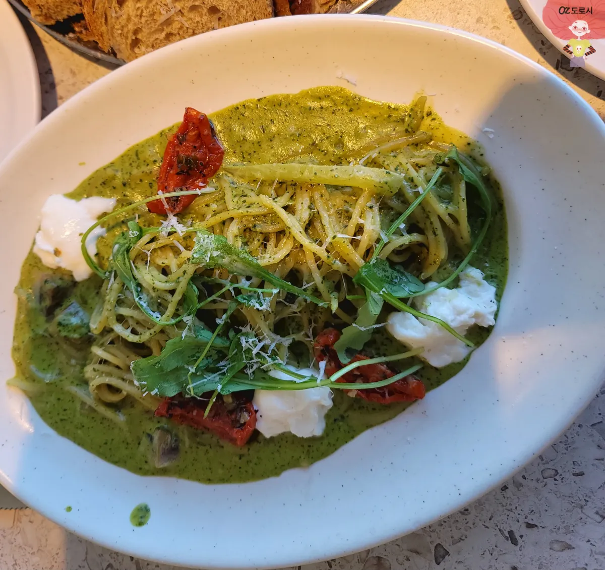 경기-남양주시-다산-브런치카페-브런치빈-바질토니파스타