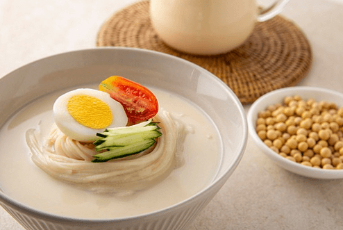 콩국수 콩국수 만들기 콩국수 맛있게 하는 비법 콩삶기 콩국수 콩물 콩국수 면종류 / 중면 / 라면 콩국수 칼로리 콩국수 효능 콩국수 설탕 / 소금 콩국수와 어울리는 음식 콩국수용 콩가루 콩국수 맛집 콩국수 다이어트 콩국수 혈당