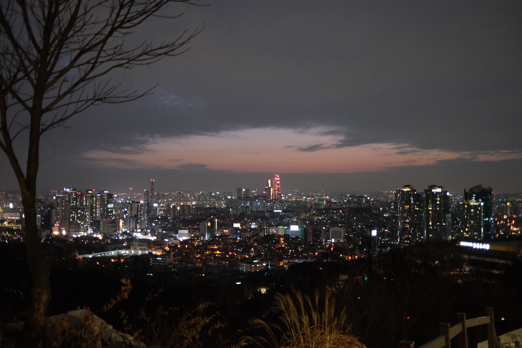 남산서울타워 걸어올라가는 길 서울 야경2