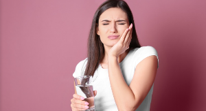 이가 시리고 아프다