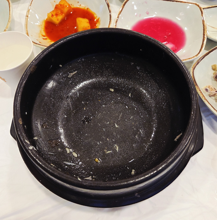 비어 있는 음식 그릇