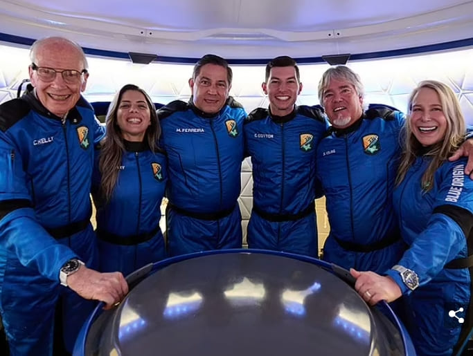 에베레스트 등정, 최고 심해 탐험 이젠 우주까지 여행하는 철녀 VIDEO:Blue Origin's NS-22 mission sends six more people to space